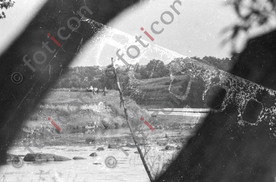 Blick auf die Uferböschung | View of the bank slope - Foto Harder-006_0589Bild018.jpg | foticon.de - Bilddatenbank für Motive aus Geschichte und Kultur